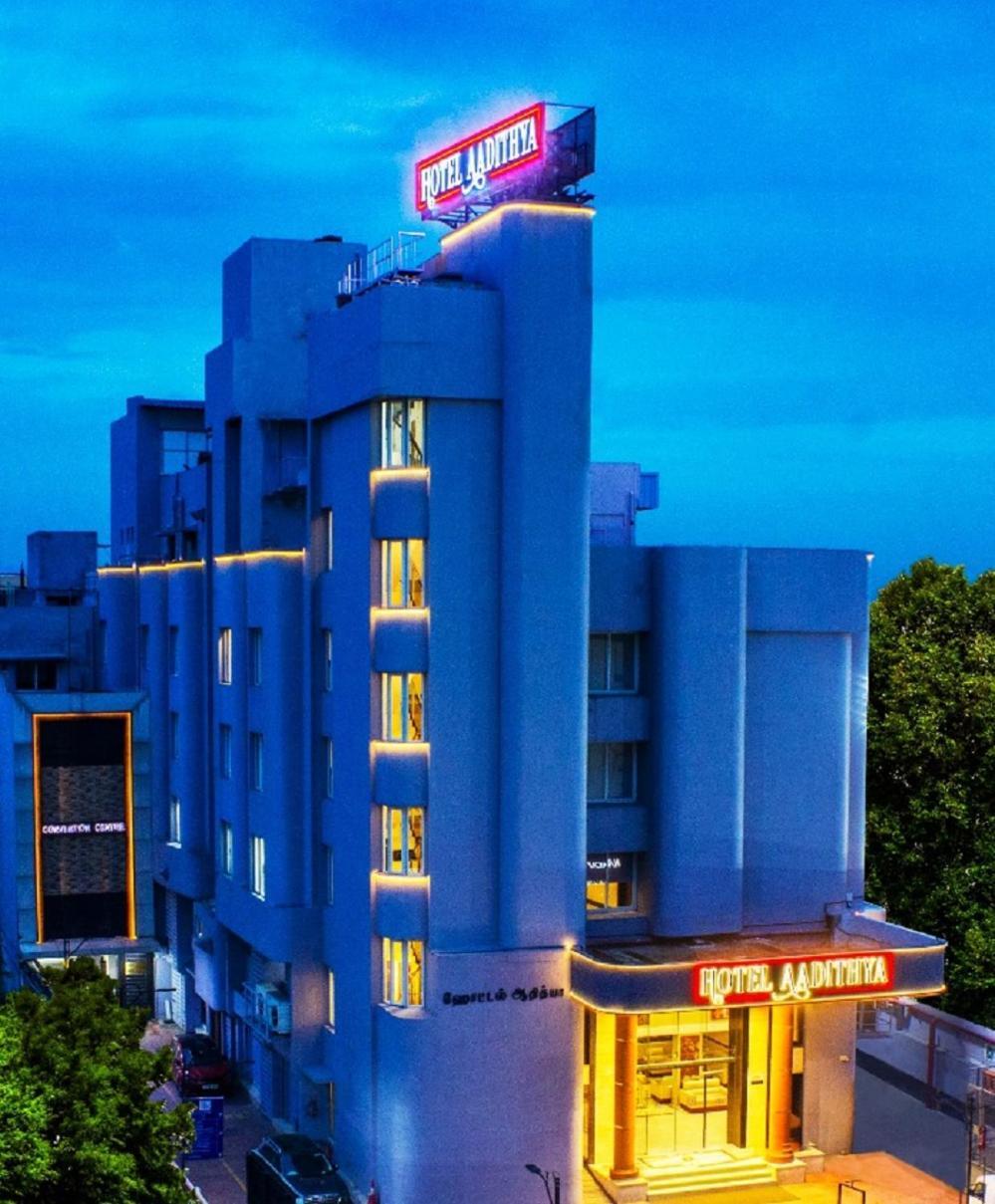 Hotel Aadithya Madrás Exterior foto